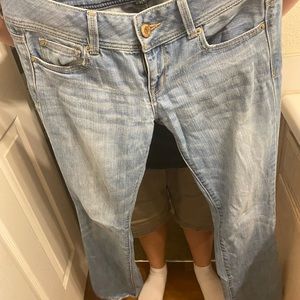 American Eagle light blue jeans